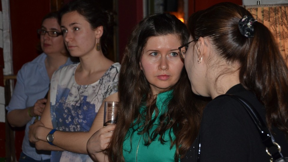 Anna Litvinenko (Mitte) und Svetlana Bodrunova