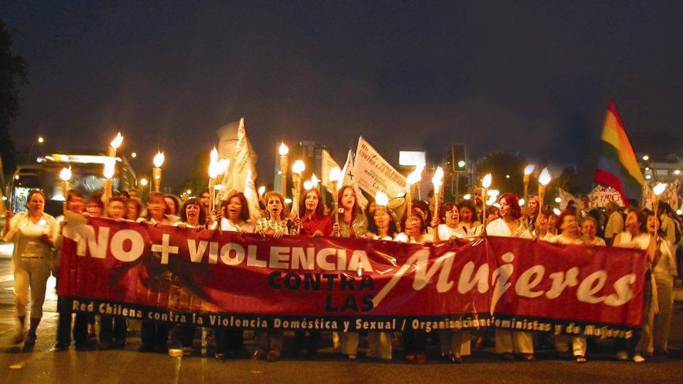 Das chilenische Netzwerk gegen Frauengewalt fordert ein Ende der Gewalt. Foto Kenna Lorenzini