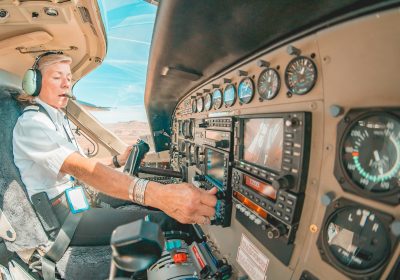 Im Schaltzentrum der Macht sitzt nur auf jedem dritten Platz eine Frau_Foto von Westwind Air Service auf Unsplash